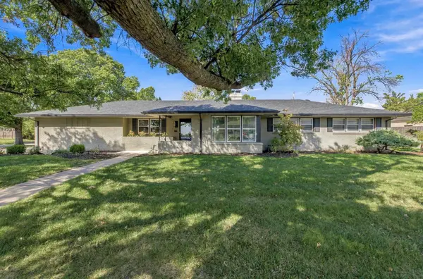 6306 E Willowbrook Rd, Wichita, KS 67218