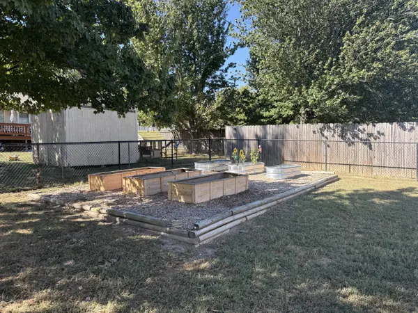 535 S Gary AVE, Bolivar, MO 65613