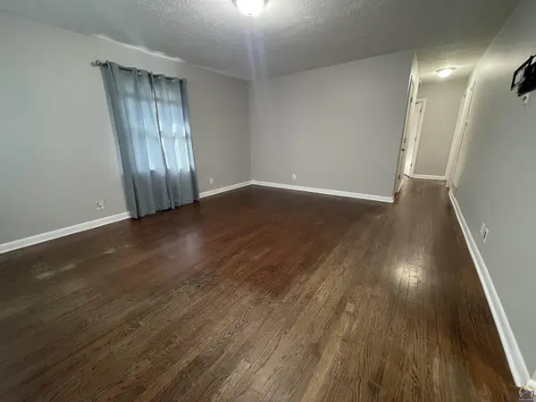 5512 SW 27th ST, Topeka, KS 66614