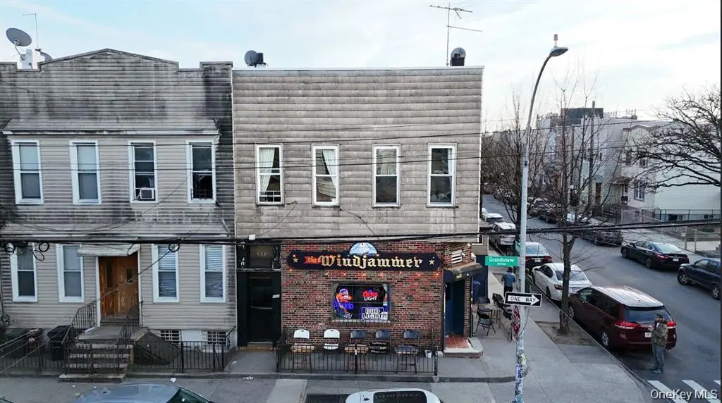 552 Grandview AVE, Ridgewood, NY 11385