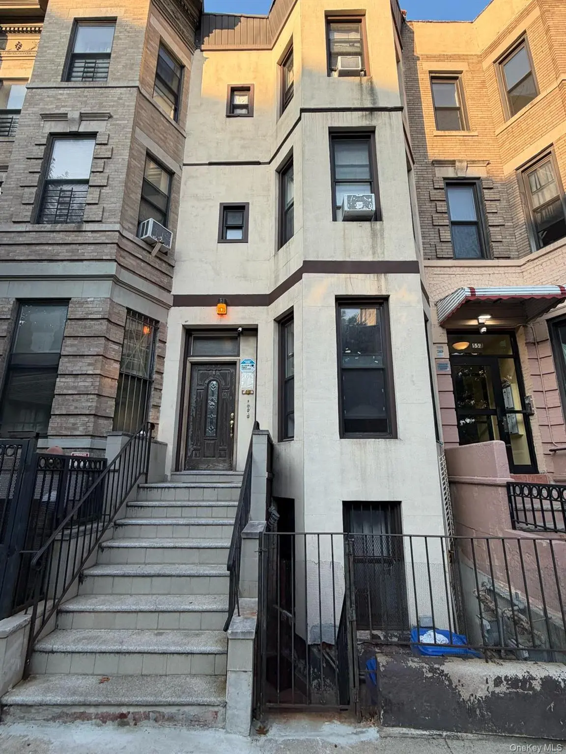 555 W 183rd ST, New York (manhattan), NY 10033