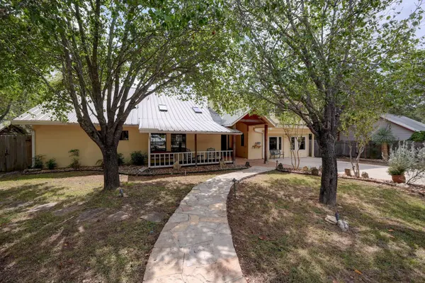 307 River Oaks DR, Wimberley, TX 78676