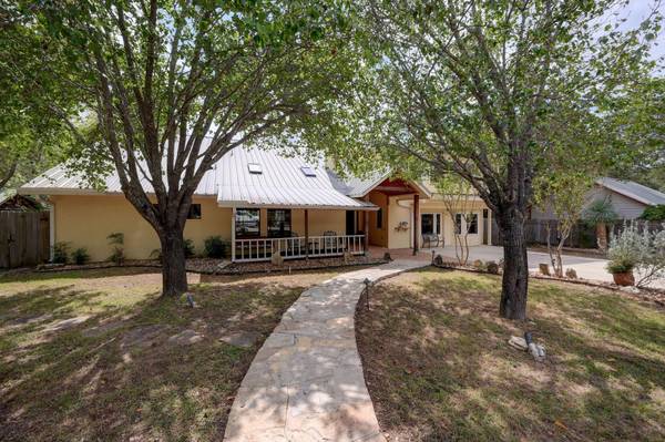 307 River Oaks DR, Wimberley, TX 78676