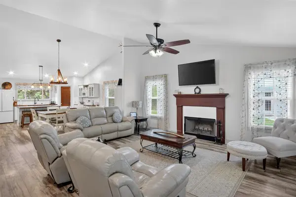 360 Darwin DR, Burnet, TX 78611