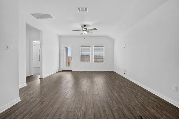 5825 Taunte DR, Del Valle, TX 78617