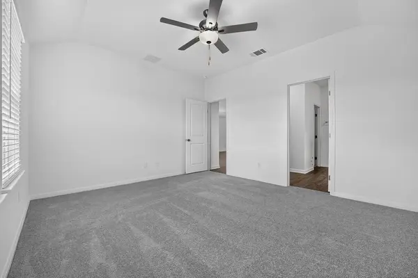 5825 Taunte DR, Del Valle, TX 78617