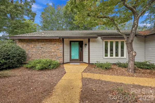 105 N Bermuda Run DR, Advance, NC 27006