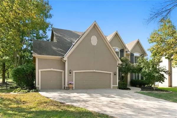 14252 Granada CT, Leawood, KS 66224