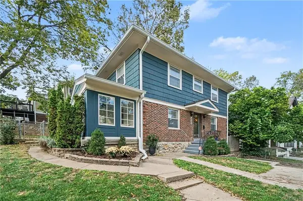 4936 Troostwood RD, Kansas City, MO 64110