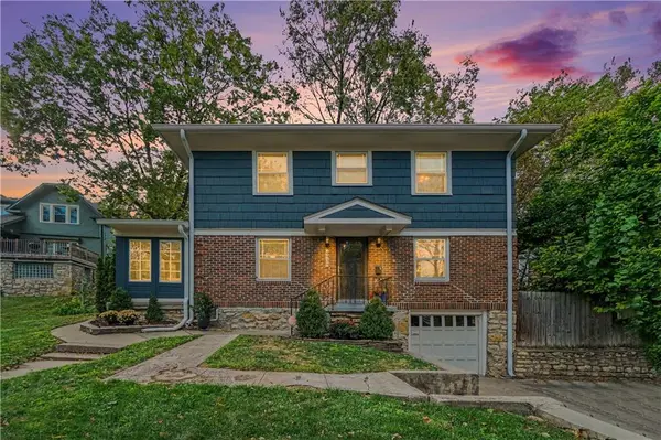 4936 Troostwood RD, Kansas City, MO 64110