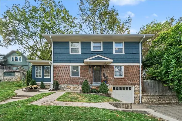 4936 Troostwood RD, Kansas City, MO 64110