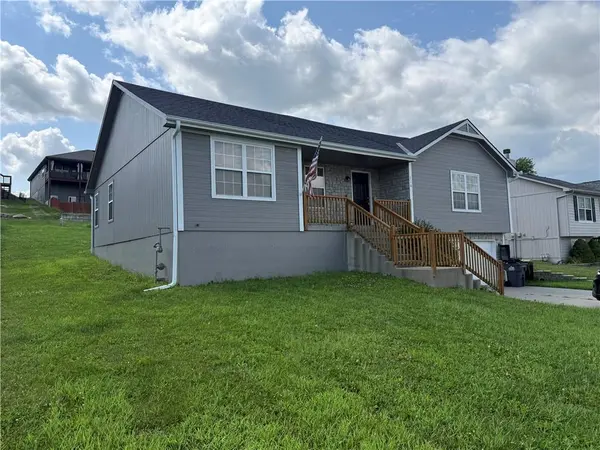 716 SW Brome DR, Grain Valley, MO 64029