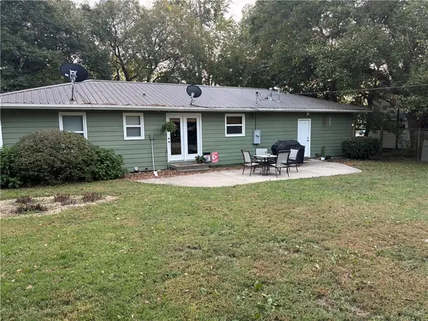 611 E 4th AVE, Garnett, KS 66032