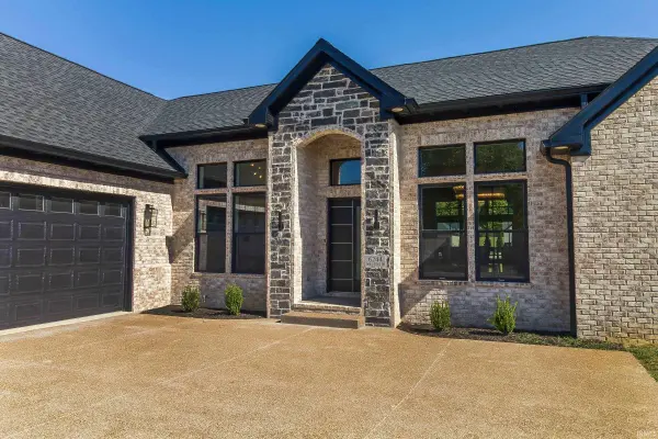 6244 Sable Ridge DR, Newburgh, IN 47630
