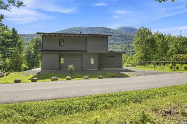 23 Traver Hollow RD, Boiceville, NY 12412
