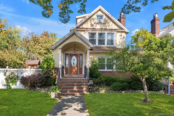 161-03 Powells Cove BLVD, Whitestone, NY 11357