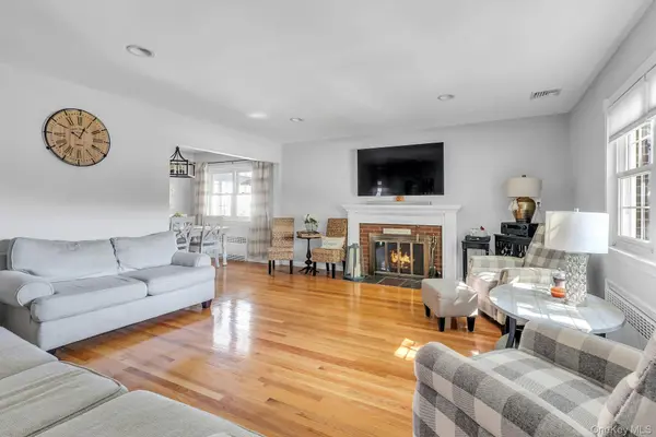 153 N Hickory ST, Massapequa, NY 11758