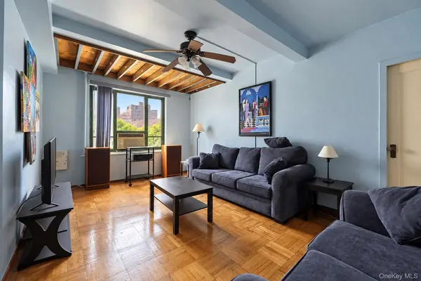 1514 Metropolitan AVE #7G, Bronx, NY 10462