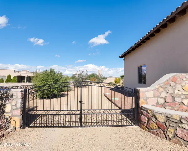 1130 King Bird CT, Las Cruces, NM 88007