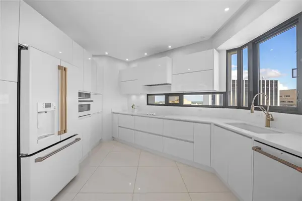 120 CARLOS E. CHARDÓN AVE #2302, San Juan, PR 00918
