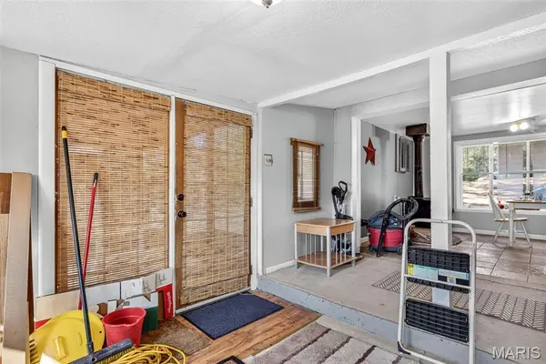 12491 Oak Drive, Ste Genevieve, MO 63670