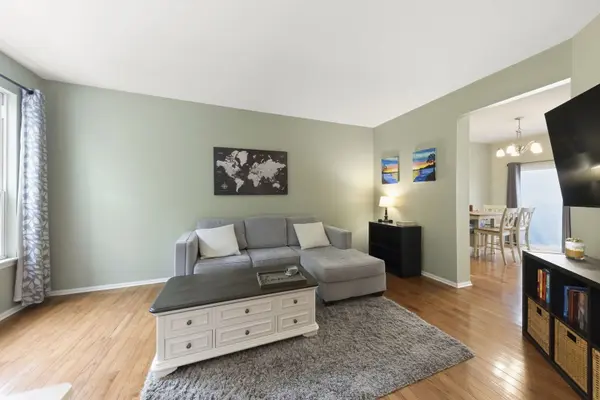 1105 Village Center Pkwy #2, Aurora, IL 60506
