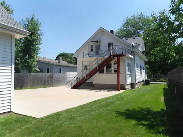 733 S Union ST #2, Aurora, IL 60505