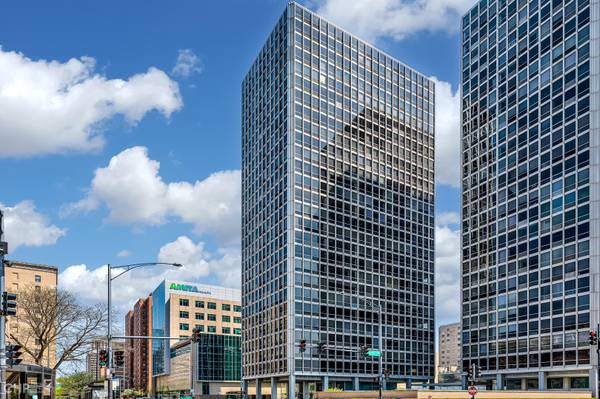 340 W Diversey Pkwy #815, Chicago, IL 60657