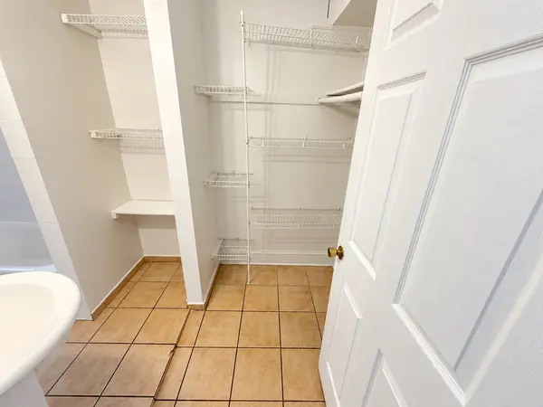 1135 W Lunt AVE #202, Chicago, IL 60626