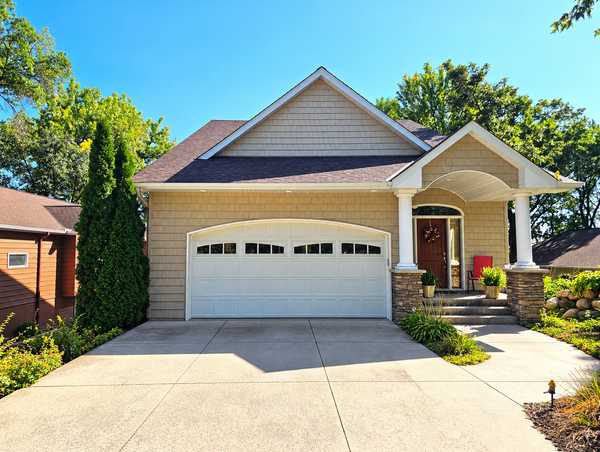 493 Beachwood RD, South Haven, MN 55382