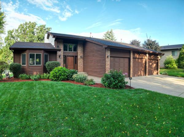 8301 Cooper WAY, Inver Grove Heights, MN 55076