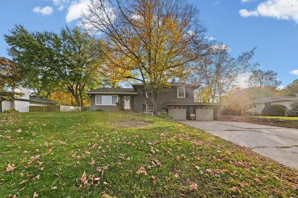 4625 Oxborough LN, Bloomington, MN 55437