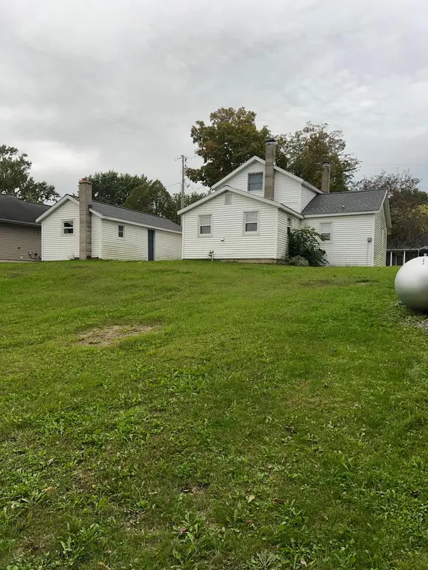 325 N 1st ST, Kellogg, MN 55945