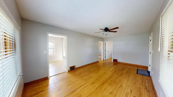 140 6th ST SE, Glenville, MN 56036