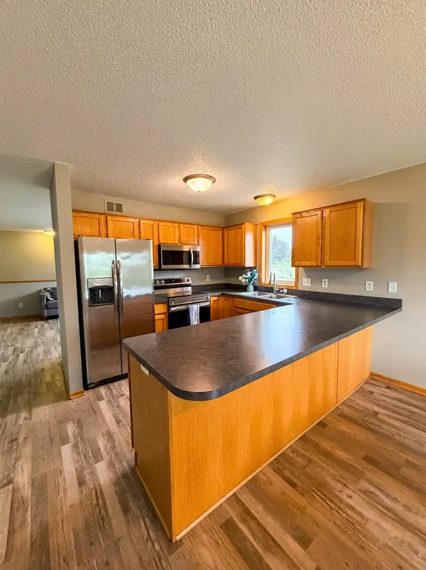 345 Sunfish LN, Winsted, MN 55395