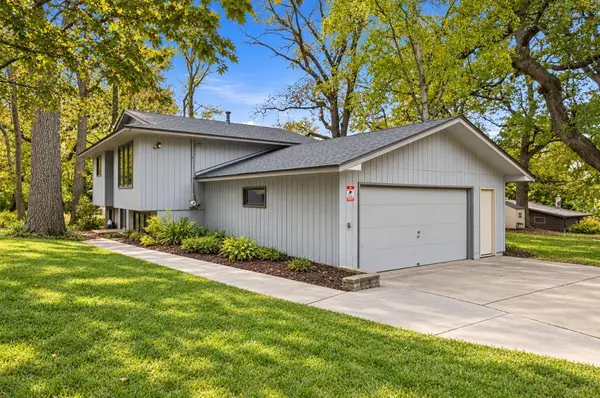 521 Warner AVE S, Willernie, MN 55090