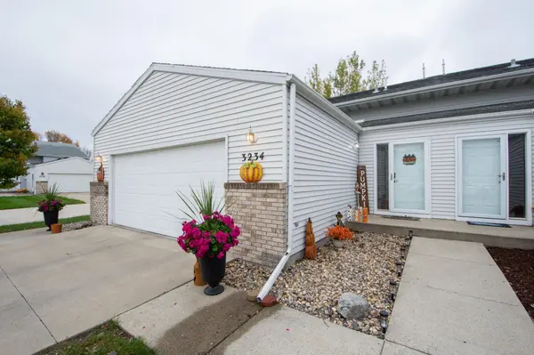3234 35th AVE S, Fargo, ND 58104