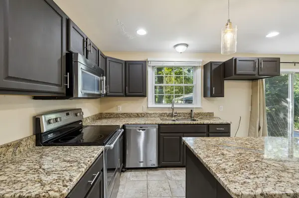 341 Bonnahurst Dr, Hermitage, TN 37076