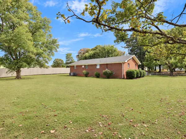 430 County Rd 890, Etowah, TN 37331