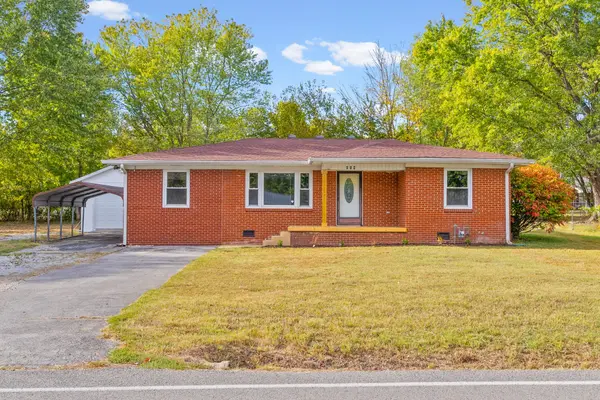 614 Sanderson Dr, Hopkinsville, KY 42240