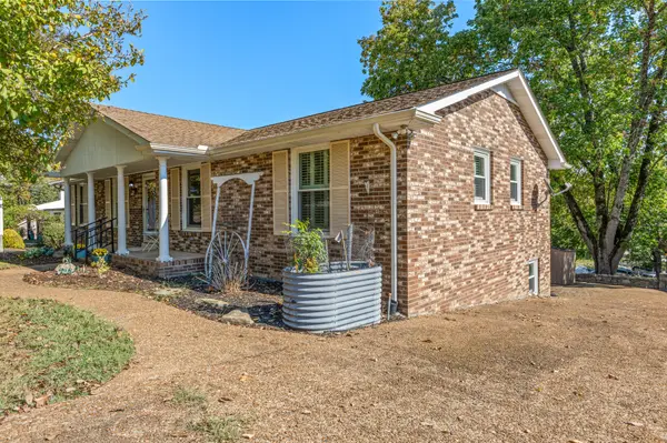 491 Lake Forest Dr, Mount Juliet, TN 37122