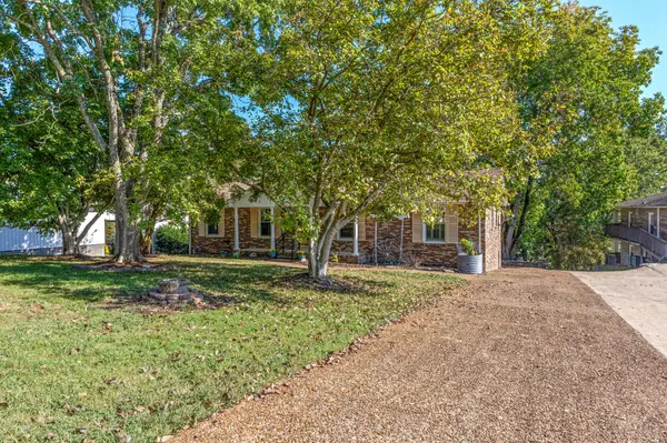 491 Lake Forest Dr, Mount Juliet, TN 37122