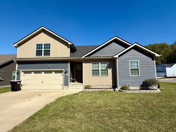 215 Geneva Ln, Clarksville, TN 37040