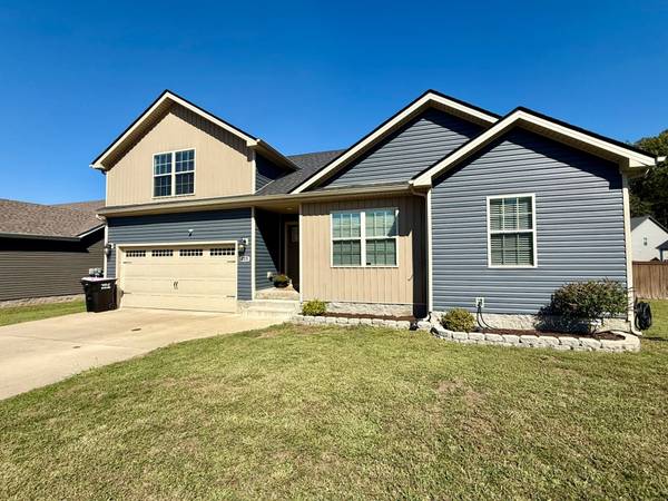 215 Geneva Ln, Clarksville, TN 37040