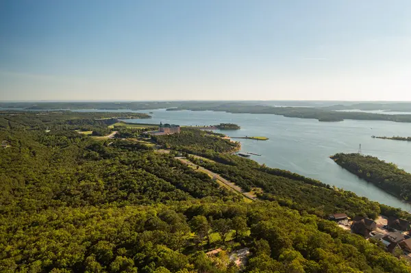 107 Chateau Mountain LN, Branson, MO 65616