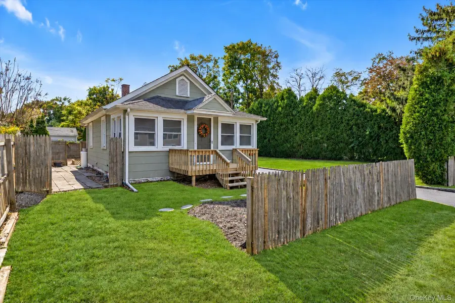 8 Rockne ST, Huntington, NY 11743