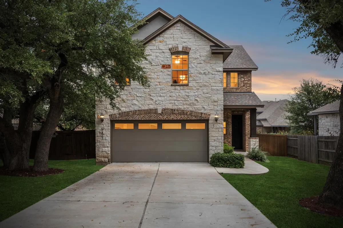9421 Hunter LN, Austin, TX 78748
