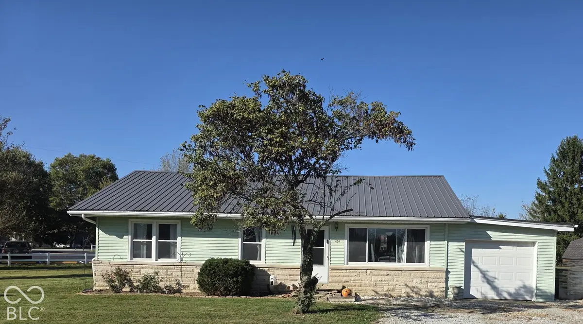 404 W Mulberry ST, Westport, IN 47283