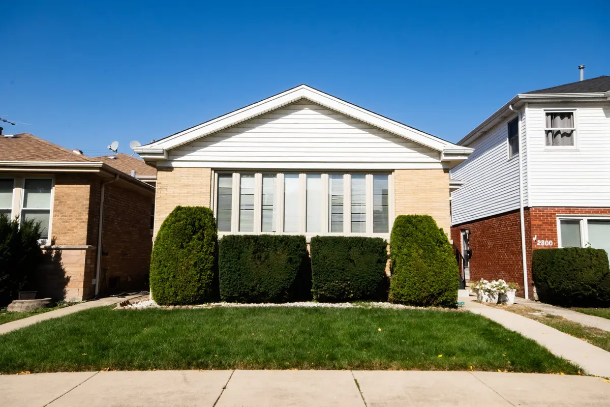 2804 W Estes AVE, Chicago, IL 60645