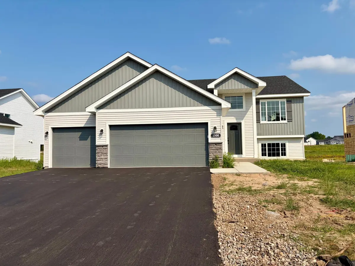 1500 Woods RD NE, Isanti, MN 55040